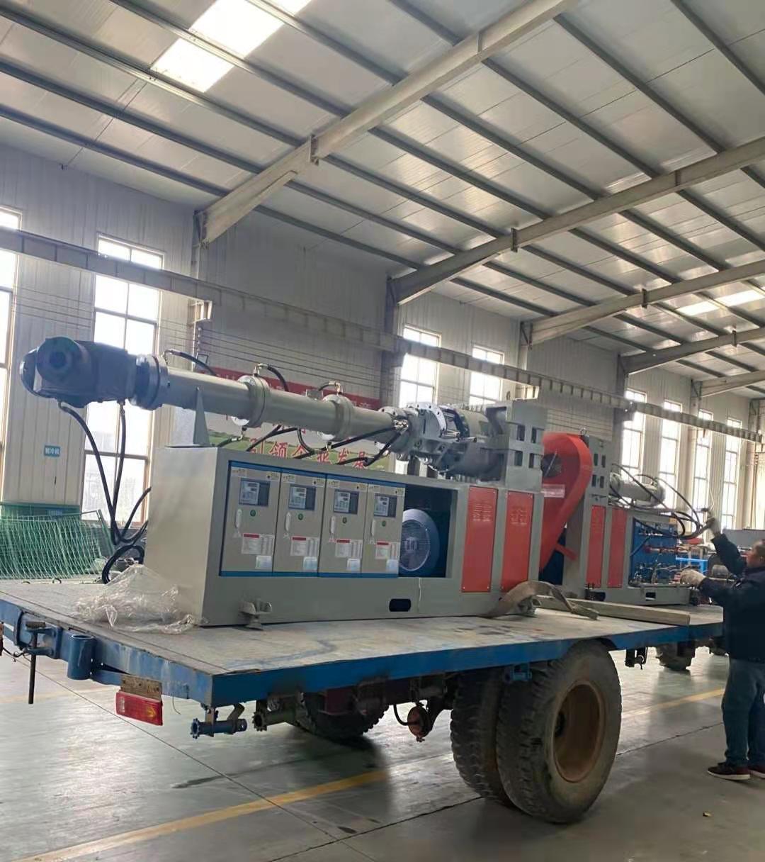 客戶(hù)自提75型橡膠擠出機